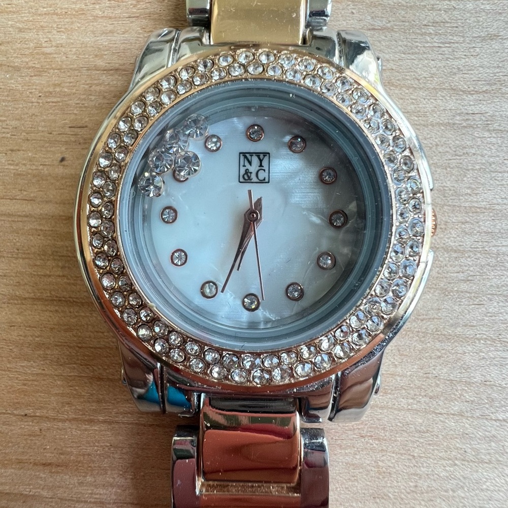 NY&C ladies rose gold tone silver tone fashion watch NEW BATTERY